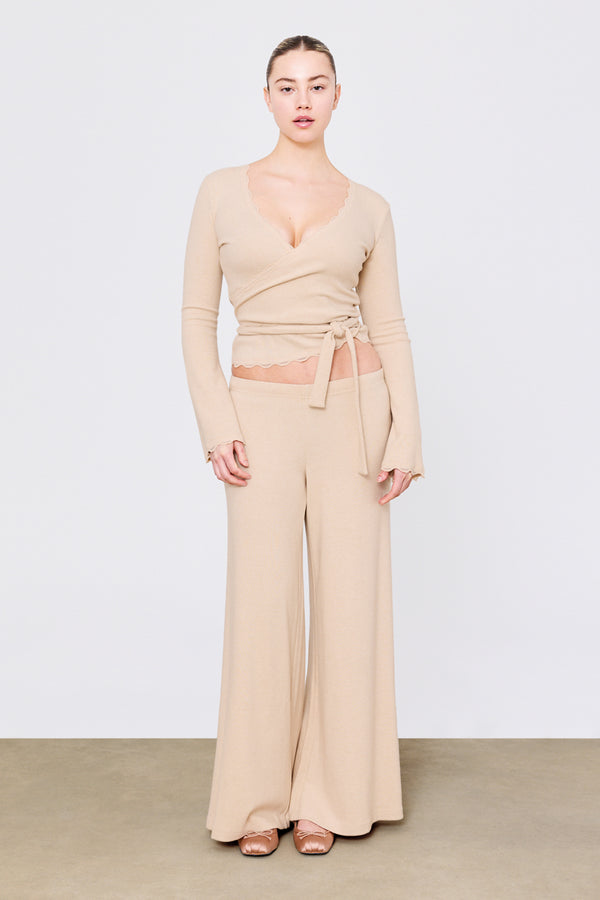 Wrap Top Vanilla Iced Latte