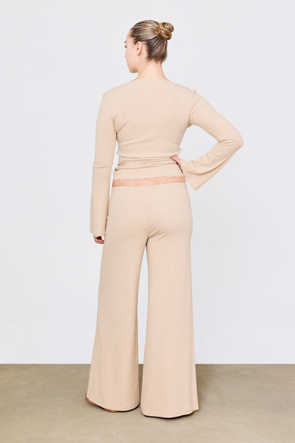 Wrap Top Vanilla Iced Latte