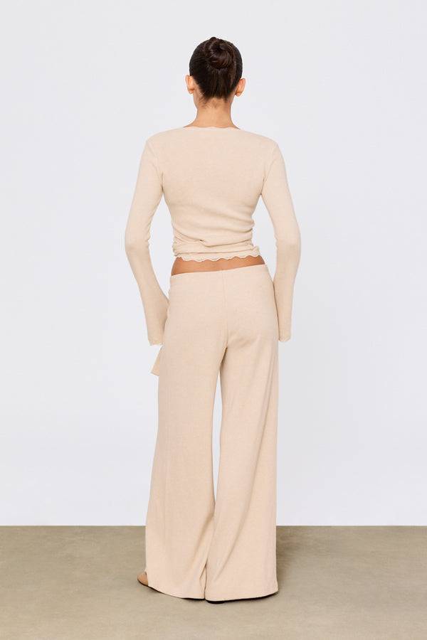 Wrap Top Vanilla Iced Latte